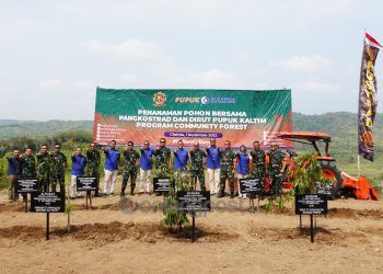 Resmi Luncurkan Community Forest, Pupuk Kaltim Gandeng KOSTRAD Tanam Ribuan Pohon