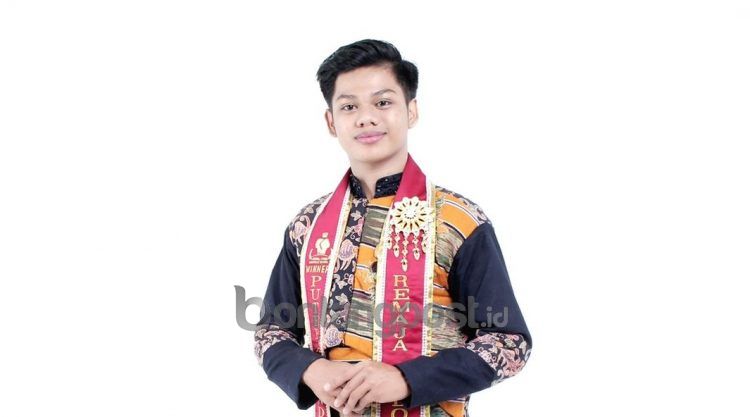 Duta Pendidikan Indonesia periode 2022-2023 untuk sektor putra diraih oleh Pelajar SMA 1 Marcel Glen Frick