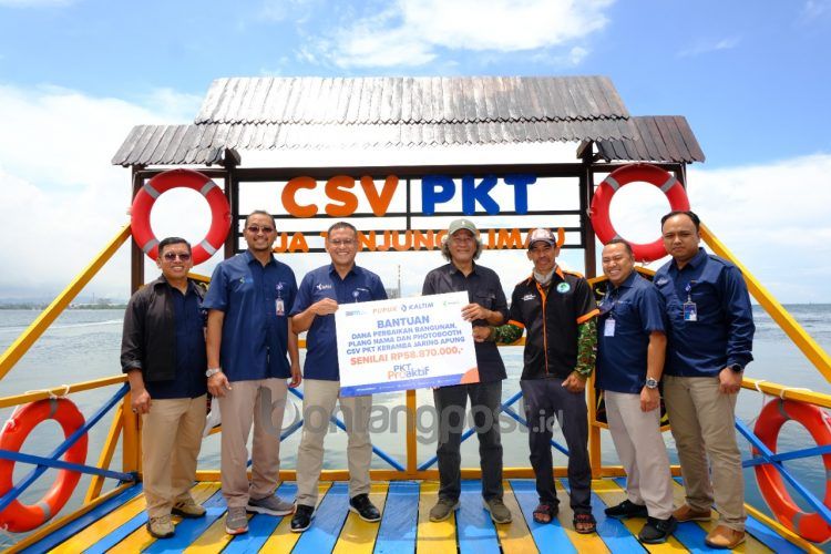 Pupuk Kaltim salurkan bantuan perbaikan bangunan dan sarana pendukung bagi Keramba Jaring Apung (KJA)