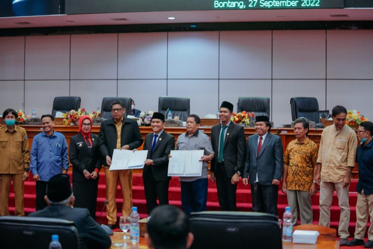 Pemerintah bakal menggugat ke Mahkamah Konstitusi untuk memperjuangkan Kampung Sidrap masuk ke Bontang