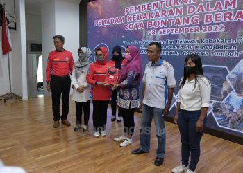 Bantu Tangani Kebakaran, 70 Relawan Pemadam Dilantik Wawali Bontang