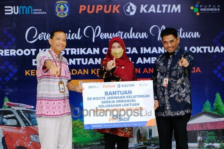 Bantuan yang disalurkan Pupuk Kaltim untuk memberikan keamanan serta kenyamanan bagi aktivitas peribadatan jemaat gereja