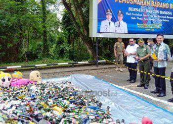 Puluhan Kostum Badut di Samarinda Dimusnahkan