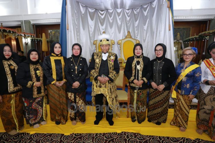 Wawali Najirah dapt gelar kebangsawanan dari Sultan Kutai Kartanegara Ing Martadipura XXI