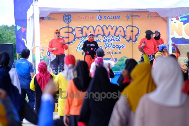Pupuk Kaltim gelar Senam Bersama Warga (Semawar) yang dirangkai dengan pemeriksaan kesehatan gratis di Pujasera NPK Pelangi