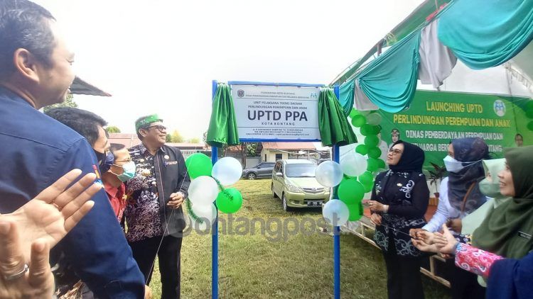 Wali Kota Bontang dan Wawali resmikan UPTD PPA di Jalan P Suryanata (Lutfi Rahmatunnisa'/bontangpost.id)