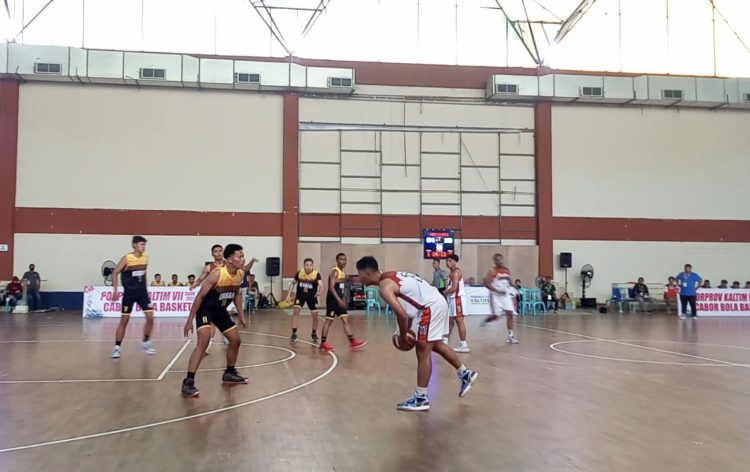 Basket putra Bontang menembus semifinal Porprov Kaltim. (Lutfi/bontangpost.id)