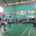 Atlet Badminton Bontang (Jersey biru) maju ke babak semifinal Porprov Kaltim (Lutfi Rahmatunnisa'/bontangpost.id)