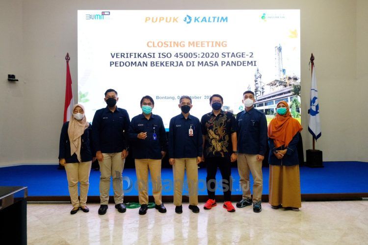 Pupuk Kaltim raih sertifikat Acknowledgement ISO/PAS 45005:2020, atas komitmen perusahaan untuk senantiasa bekerja aman dan sehat selama pandemi Covid-19