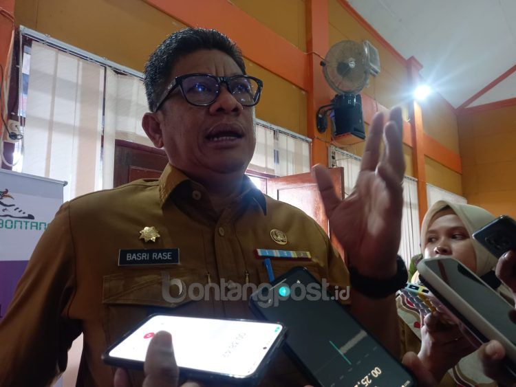 Wali Kota Bontang Basri Rase