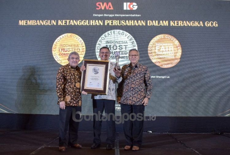 PKT kembali meraih predikat tertinggi sebagai Perusahaan Sangat Terpercaya di GCG Awards