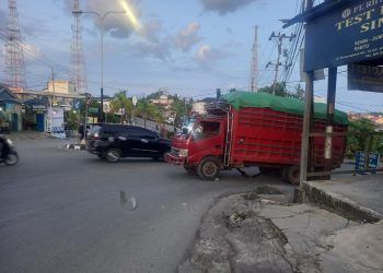 Truk Patah Gardan di Jalan Imam Bonjol Sebabkan Kemacetan