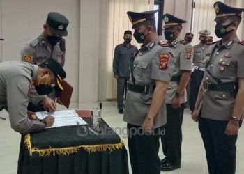 Kasat Lantas Polres Bontang dan Kapolsek Muara Badak Berganti