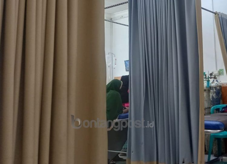 Bocah yang tenggelam di Pantai Galau dirawat di RS Amalia (Lutfi Rahmatunnisa'/bontangpost.id)