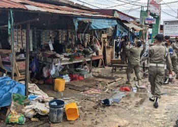 Pasca Pembongkaran Paksa, Pedagang di Area Pasar Tamrin Dalam Pengawasan Petugas