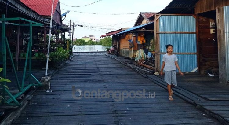 Proyek pembangunan jalan penghubung Berbas Pantai-Tanjung Laut Indah dilanjutkan