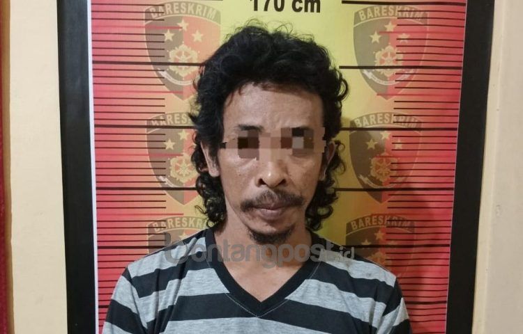 Tersangka ditahan di Mapolsek Marangkayu