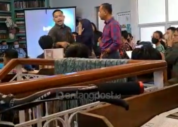 Video Orang Tak Dikenal Coba Bubarkan Diskusi Publik