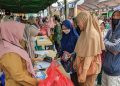 Pasar murah di TPI Tanjung Limau diserbu warga (Nasrullah/bontangpost.id)