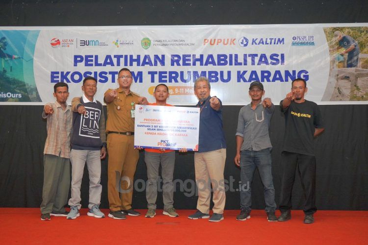 Pupuk Kaltim bekerja sama dengan Pusat Kajian Sumberdaya Pesisir dan Lautan (PKSPL) IPB University, gelar Pelatihan Rehabilitasi Ekosistem Terumbu Karang bagi anggota kelompok binaan di Kota Bontang