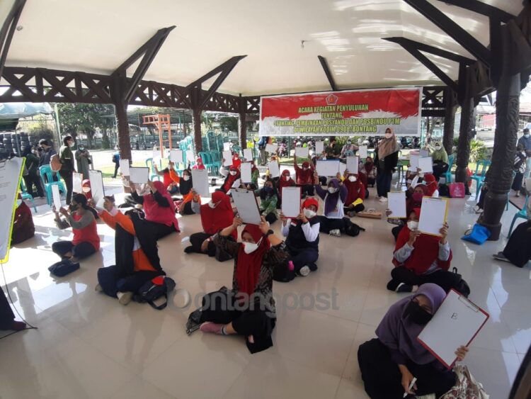 Kader Posyandu Bontang saat ikut lomba ranking 1