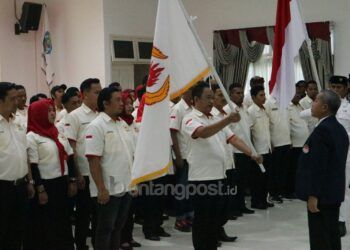 Pelantikan dan pengukuhan 76 pengurus KONI Bontang dilakukan oleh Ketua Umum KONI Kaltim Rusdiansyah Aras