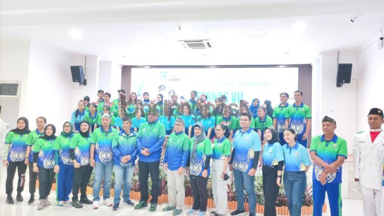 Wali Kota Bontang Basri Rase lepas atlet Kormi untuk mengetahui Festival Olahraga Rekreasi Tingkat Nasional (FORNAS) VII di Bandung, Jawa Barat
