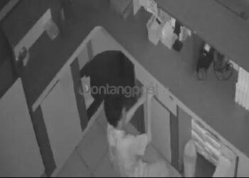 Maling Uang di Kafe Bontang Kuala Terekam CCTv