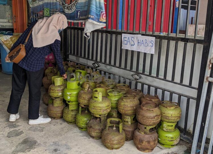 Salah satu pangkalan tabung gas 3 kilogram di Bontang gas melon (Nasrullah/bontangpost.id)