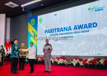 Komitmen Penuhi Hak Pekerja Rentan, PT KNI Terima Paritrana Award Kalimantan Timur