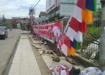 Untung Belasan Juta, Pedagang Pernak-Pernik HUT RI Mulai Menjamur di Bontang