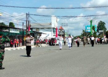 Ratusan Warga Ikuti Upacara On The Road di Simpang Ramayana Bontang