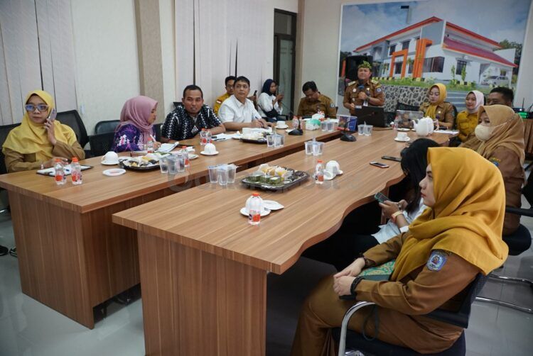 Diskominfo Bontang menyambangi Kecamatan Bontang Selatan untuk melakukan penilaian lomba keterbukaan informasi publik (ist)