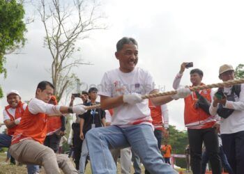 Rayakan HUT RI Ke-78 Bersama Warga, Pupuk Kaltim Gelar Fun Fishing dan Pesta Rakyat