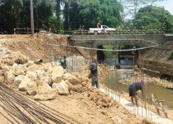 Progres Pembangunan Turap Sungai Bontang 57 Persen, Ditarget Rampung Desember