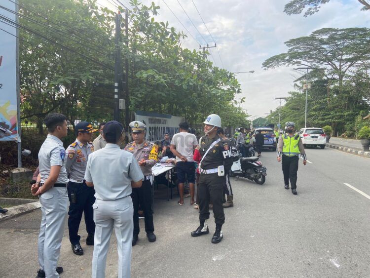 Satlantas Polres Bontang melakukan Operasi Zebra Mahakam