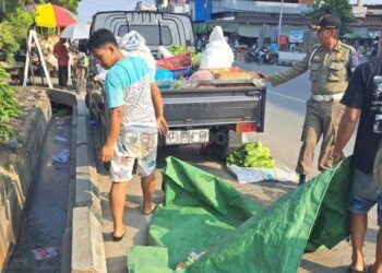 Pedagang Emperan di Depan Pasar Rawa Indah Bakal Ditertibkan