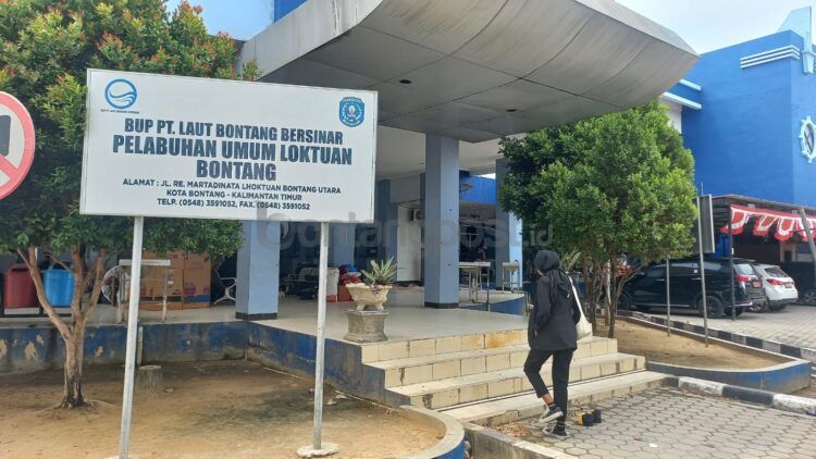 Pelabuhan Loktuan tempat PT LBB berkantor