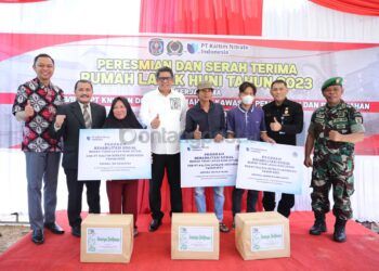 Gandeng Kodim 0908 Bontang, PT KNI Bedah Tiga Rumah