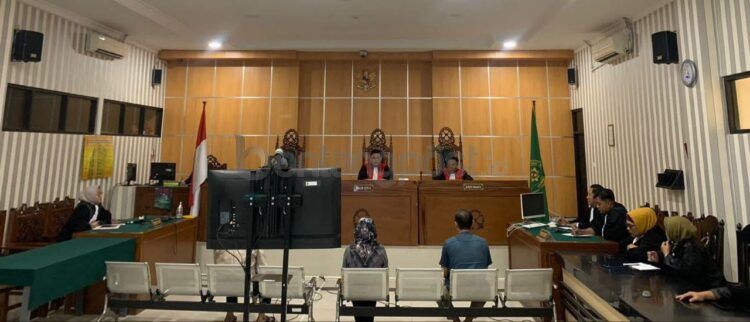 Tiga terdakwa dugaan korupsi pengadaan lahan Bandara Perintis