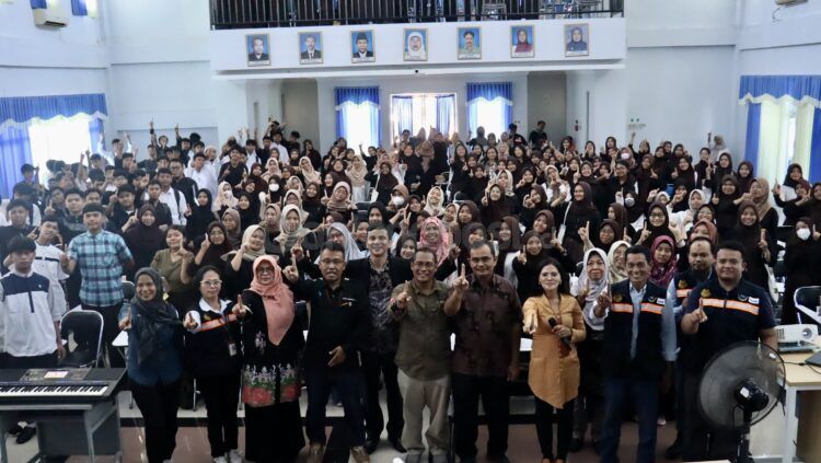 Indominco mengajar sambangi SMA 1 Bontang