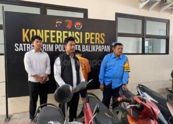 Jemaah Salat, Motor di Masjid Disikat