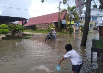 Pisangan Banjir, Sejumlah Motor Mogok