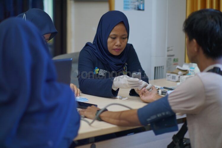 Sosialisasi HIV/Aids dirangkai dengan Pemeriksaan Penyakit Tidak Menular (PTM), Voluntary Counseling and Testing (VCT) dan Screening TB secara sukarela