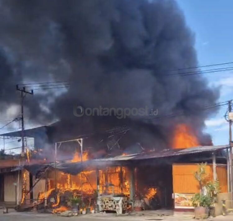 Kebakaran hanguskan gudang di Tanjung Laut Indah