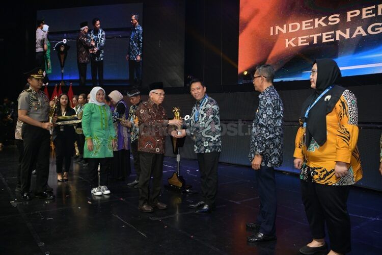 Pupuk Kaltim raih peringkat Teladan 1 Olimpiade Pengupahan Berbasis Produktivitas (OPBP), kategori Perusahaan Skala Besar pada ajang NAKER Award 2023 dari Kementerian Ketenagakerjaan RI