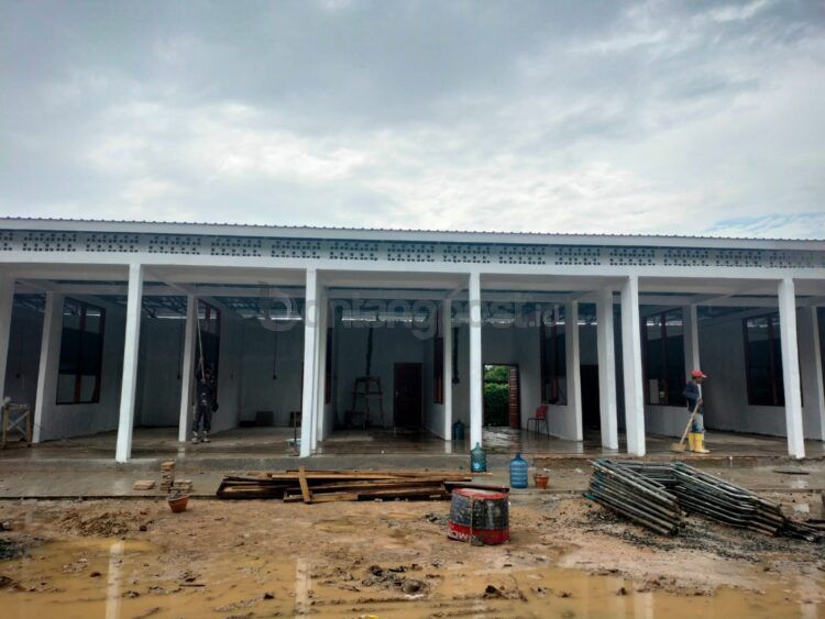 Pengerjaan Pujasera Lang-Lang hampir rampung (Jelita/bontangpost.id)