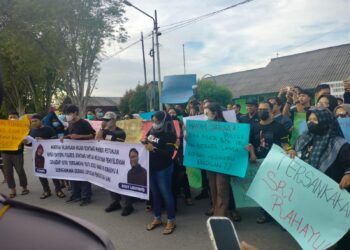 Korban Investasi Apderis Demo di Kejaksaan Negeri Bontang, Minta Istri Tersangka Ikut Diperiksa