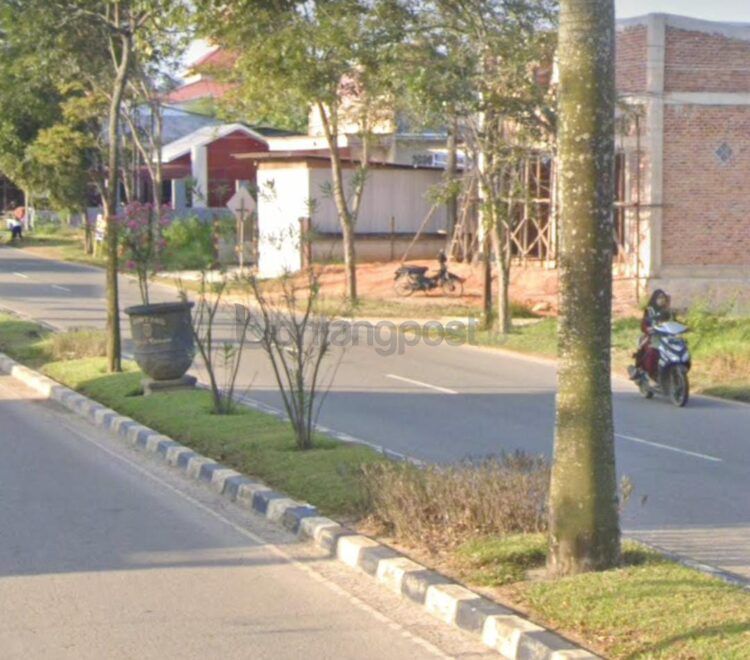 Jalan Soekarno-Hatta tepatnya di sekitar SMP 4, akan ditinggikan lantaran kerap terendam banjir ketika hujan mengguyur