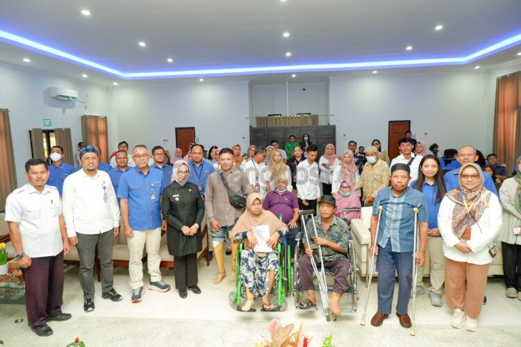 PKT Proaktif salurkan bantuan prasarana alat kesehatan, dalam mewujudkan terselenggaranya pelayanan prima di Kota Bontang